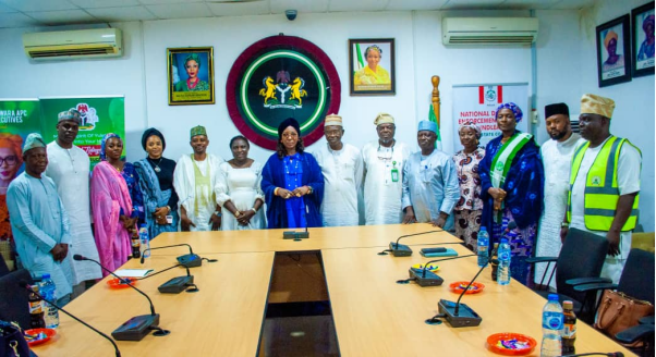 Photo of Her Excellency, Amb. Prof. Olufolake Abdulrazak
Chairperson of the Nigerian Governors Spouses Forum and First Lady of Kwara State Government House, Ilorin Kwara State with a delegation—comprising representatives from the Centre for Well-being & Integrated Nutrition Solutions (C-WINS) (including the Head of Mission, Dr Mahmud, and Zonal Consultant NCZ, Dr. Vatsa); the State Coordinator of NPHCDA, Amina Bello; the State Director of NOA, Dare Abdulganiyu; the Health Sector Reform Coalition focal person, Dr. Folorunsho; and the Chief Medical Director of Kwara State Children Specialist Hospital, Centre Igboro and Some Commissioners and key State officials.